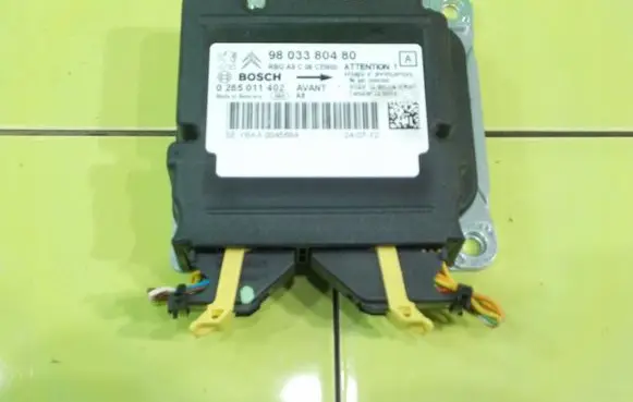 Peugeot 208 I Airbag control unit/module 0285011402 18AB7
