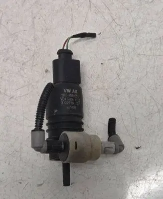 Skoda Fabia Mk2 (5J) Windscreen/windshield washer pump 1J0973722 3122789 1K6955651