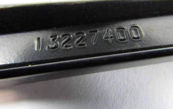 Opel Insignia A Front wiper blade arm 13227401