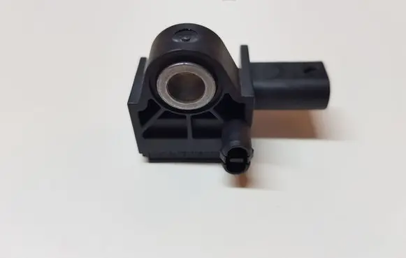 Chrysler Pacifica Airbag deployment crash/impact sensor 68185746AA
