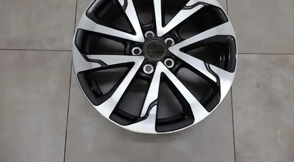 Toyota Corolla Cross R18 alloy rim