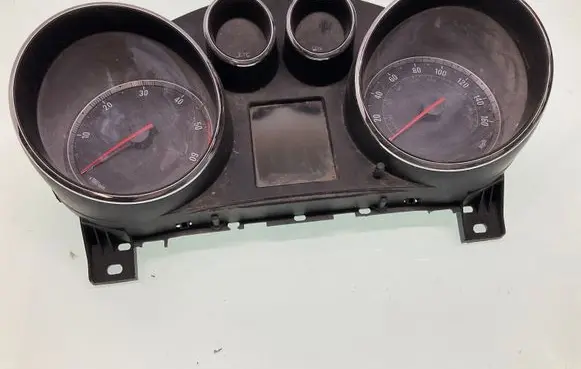 Opel Insignia A Speedometer (instrument cluster) 13333351