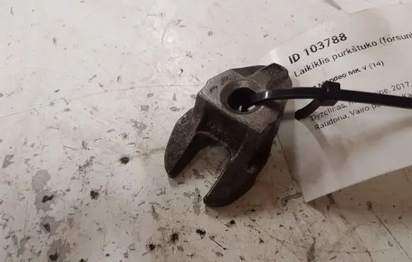 Ford Mondeo MK V Fuel Injector clamp holder 23824