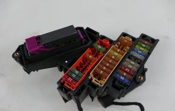 Audi A6 S6 C7 4G Fuse module 8K0941824