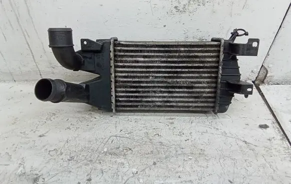 Opel Zafira B Intercooler radiator 13213402
