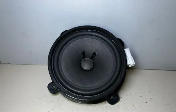 Chevrolet Captiva Front door speaker 96673537