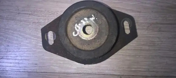 Citroen Xsara Picasso Engine mount bracket