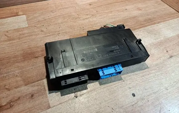 BMW 1 E81 E87 Comfort/convenience module 532398245 9030022980 9176878