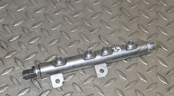 Land Rover Discovery 4 - LR4 Fuel main line pipe 9X2Q9D280FA 0281006064