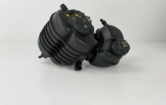 BMW 2 G42 Coolant expansion tank/reservoir 8610653 17138610653 1713