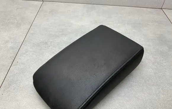 Volkswagen Jetta VI Armrest 