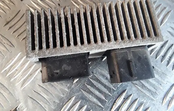 Opel Vivaro Glow plug pre-heat relay 271206395R
