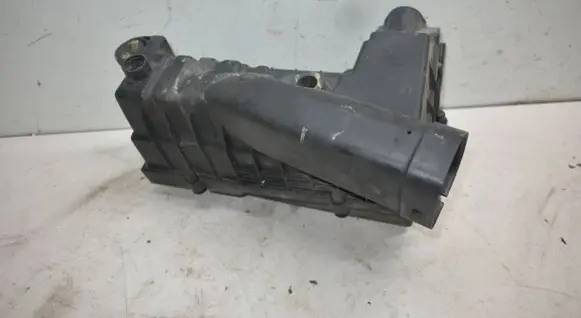 Volkswagen Tiguan Air filter box 3C0129601 3C0129607