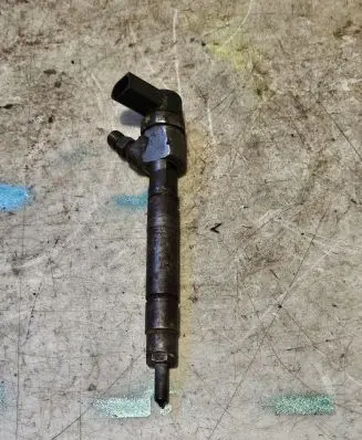 Mercedes-Benz Sprinter W901 W902 W903 W904 Fuel injector A6120700587 0445110204
