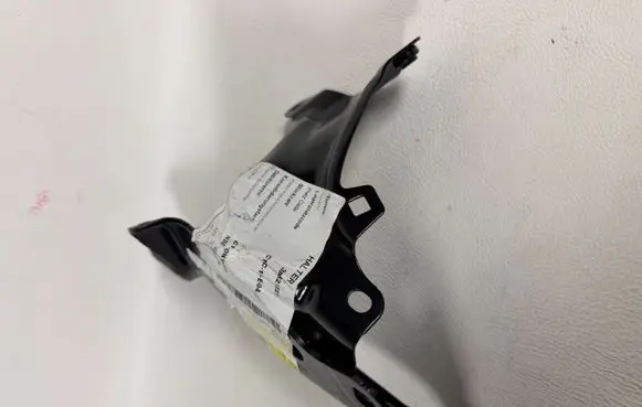 Skoda Superb B9 Fender mounting bracket 