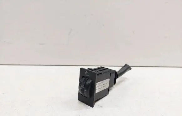 Toyota Corolla Verso E121 Headlight level height control switch 8415202021 37139