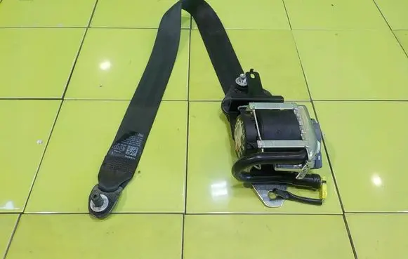 SsangYong Rodius Front seatbelt 617057200 15AB18