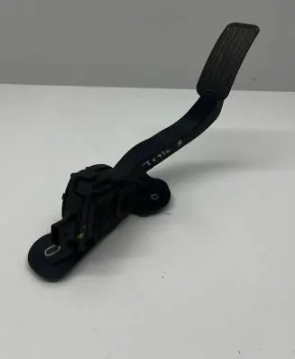 Tesla Model S Accelerator throttle pedal BE5C9F836AA 6PV93337017
