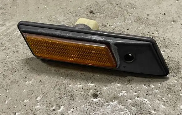 BMW 3 E36 Front fender indicator light 3780139