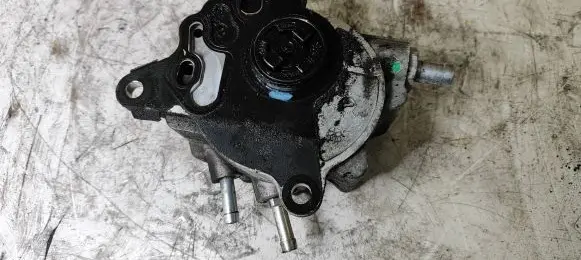 Volkswagen Touran I Vacuum pump 03G145209 221003