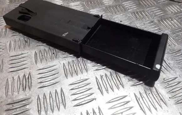 Audi A3 S3 8P Dashboard storage box/compartment 8P0941561