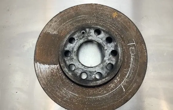 Volkswagen Touran II Front brake disc 