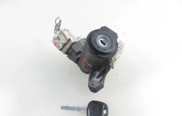 Toyota Yaris Ignition lock N0502241