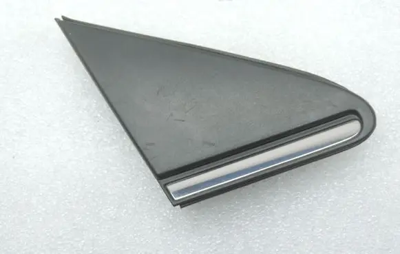 Toyota Avensis T250 Front door glass trim molding