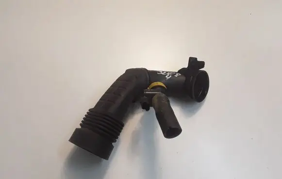 Peugeot 3008 II Air intake duct part 9801000980