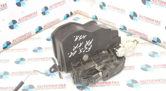 BMW X3 F25 Front door lock 7318419