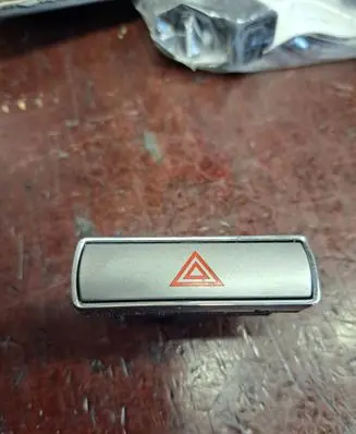 Ford Mondeo MK IV Hazard light switch 13A350AB