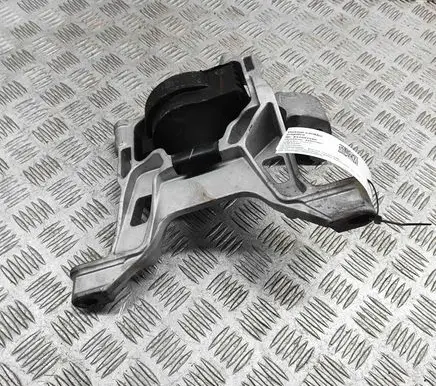 Engine mount bracket
