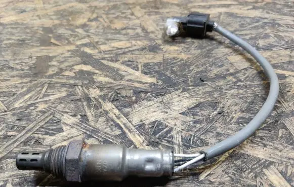 Mitsubishi Space Star Lambda probe sensor 0ZA639M12