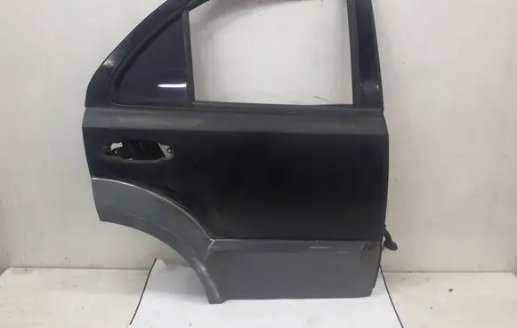 KIA Sorento Rear door 