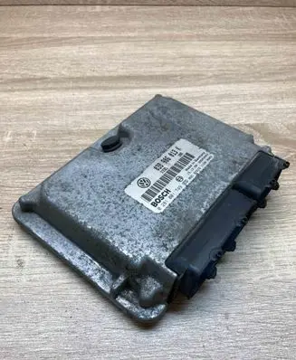 Volkswagen Polo III 6N 6N2 6NF Engine control unit/module ECU 038906013K 0281001749