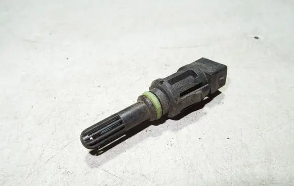 BMW 3 E46 Intake air temperature sensor 13621739510 1739510