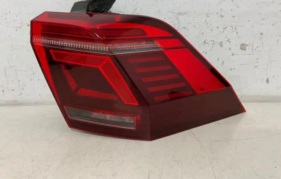 Volkswagen Tiguan Rear/tail lights 5NA945208J