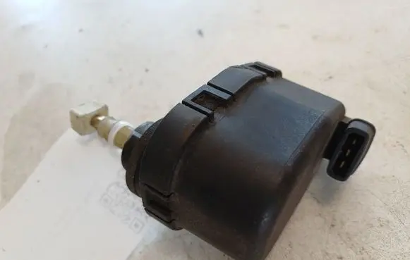 Audi 80 90 B3 Headlight level adjustment motor 893941295A