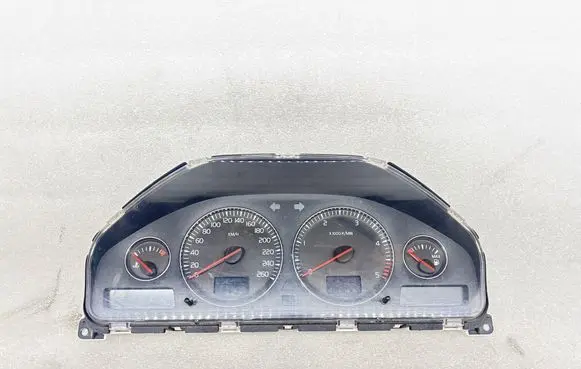 Speedometer (instrument cluster)
