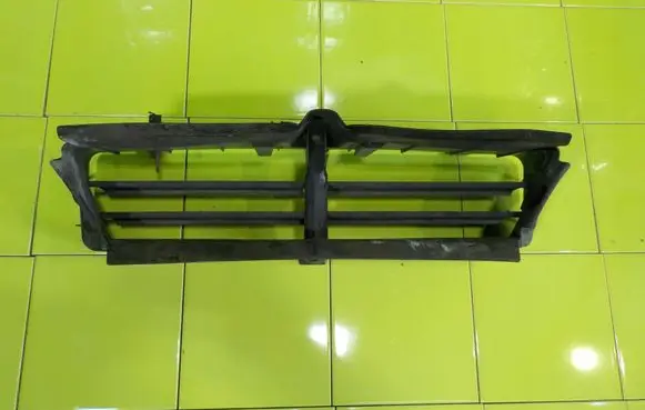 BMW 1 E81 E87 Intercooler air channel guide 7174452 MP515