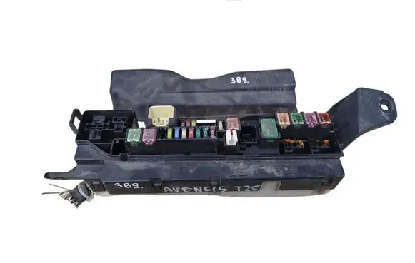 Toyota Avensis T250 Fuse box set