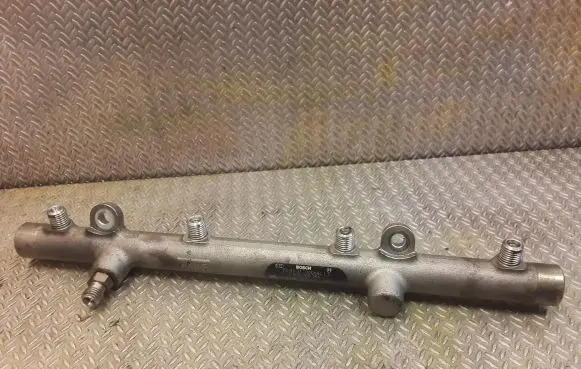 Fuel main line pipe