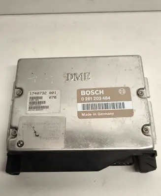 BMW 7 E38 Engine control unit/module 0261203484