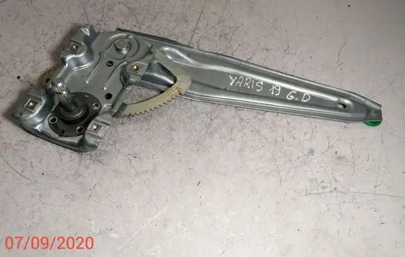 Toyota Yaris Rear door window regulator with motor 