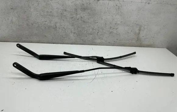 BMW X6 M Windshield/front glass wiper blade 178536