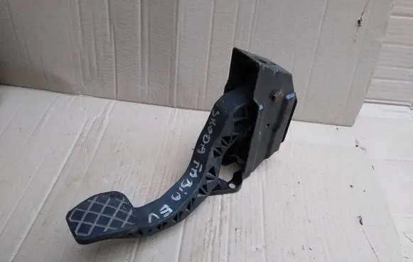 Skoda Fabia Mk1 (6Y) Clutch pedal 6Q1721059D