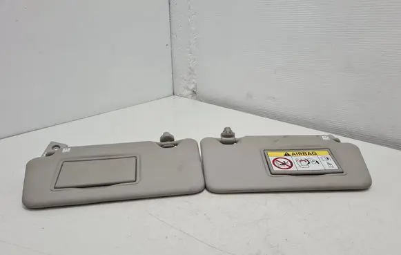 Nissan Note (E12) Sun visor