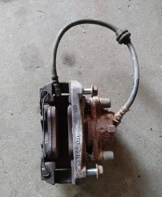 Nissan Juke II F16 Front brake caliper