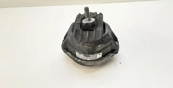 BMW 5 E60 E61 Engine mount bracket 6769874
