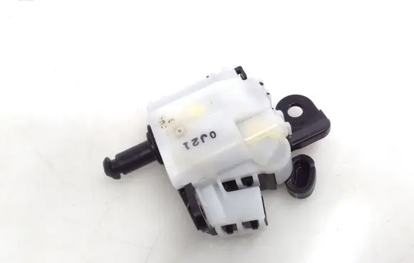 Fuel tank cap lock